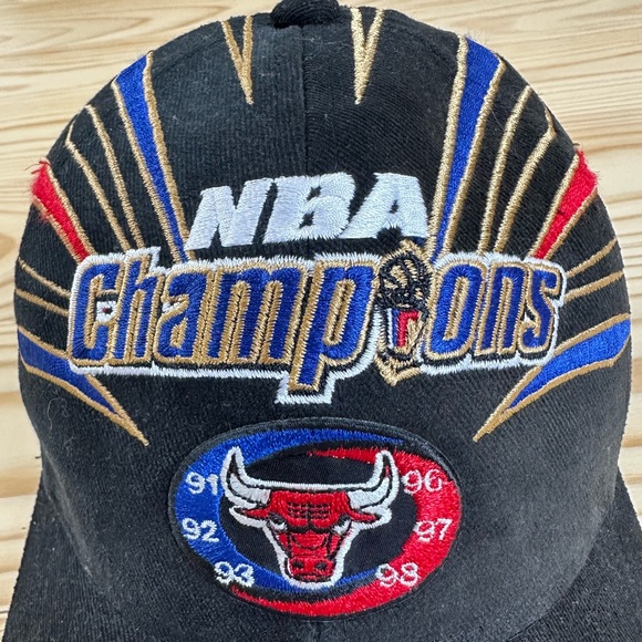 Vintage Starter NBA Champions Bulls Hat - Picture 3 of 8